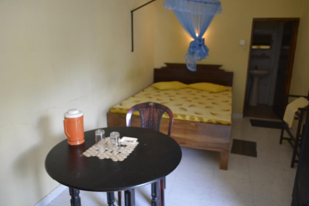 Hotel The Finz Hikkaduwa Habitación foto